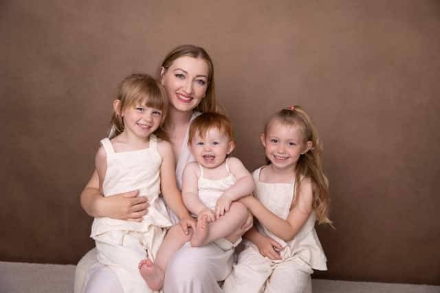 Mama s deťmi – hravé rodinné fotenie Nitra MDFOTO